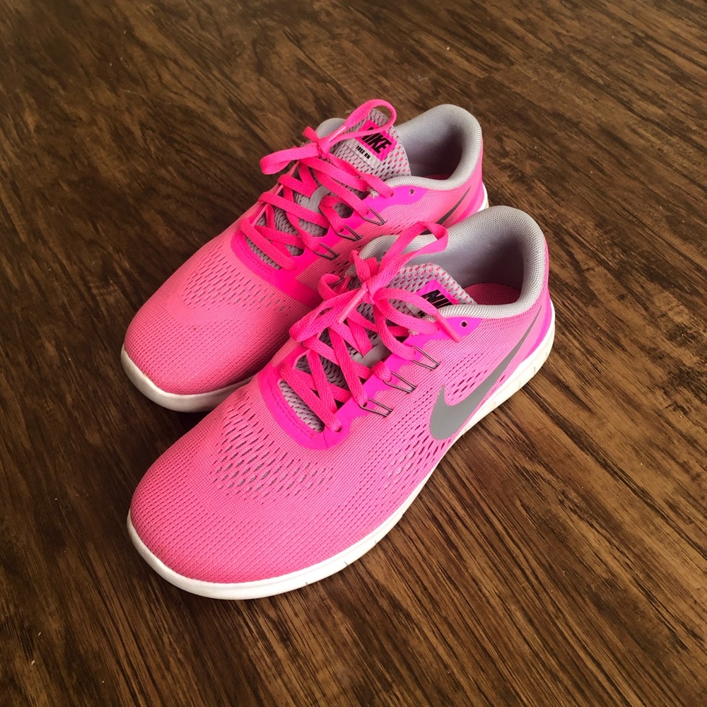 Neon Pink Nike Free Run 🌺